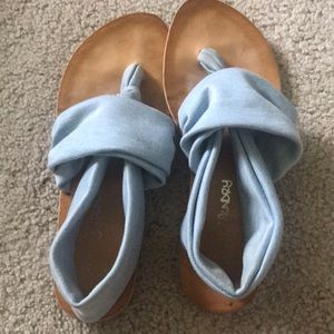 Dirty laundry Comfortable sandal